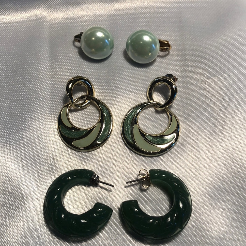 ✅ 3 Pairs Lot of Earring Shades of Green & Gold